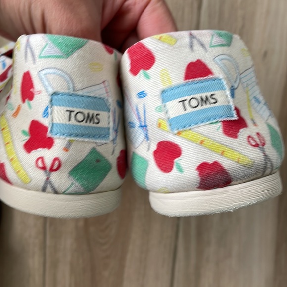 Used TOMS “Back to School” Alpargata slip on shoe - Picture 4 of 4